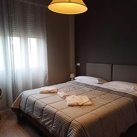 Albergo Italia Di Nardi Renzo & C Snc Поджибонси Екстериор снимка