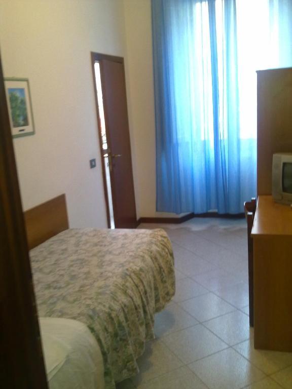 Albergo Italia Di Nardi Renzo & C Snc Поджибонси Стая снимка