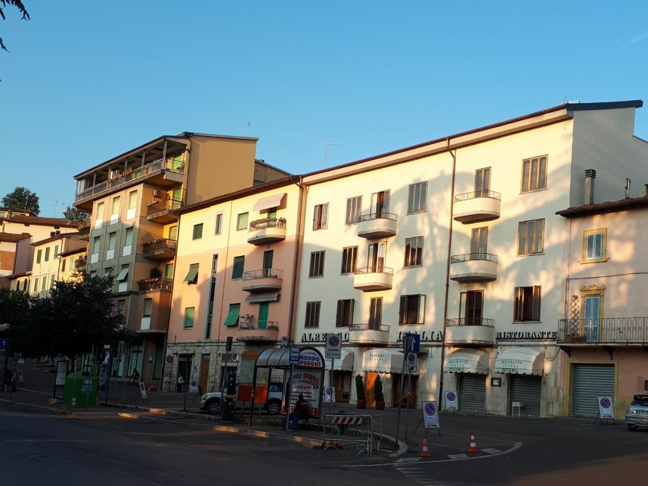 Albergo Italia Di Nardi Renzo & C Snc Поджибонси Екстериор снимка